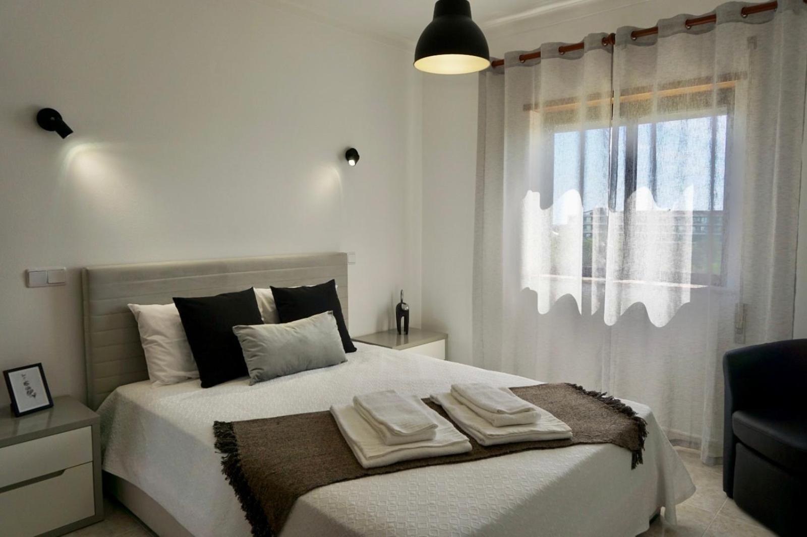 Cozy Alvor Retreat - Sunset Balcony, Wi-Fi & Ac Apartment Exterior photo
